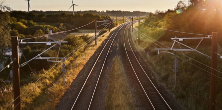 En elektrificeret jernbanestrækning i Danmark 