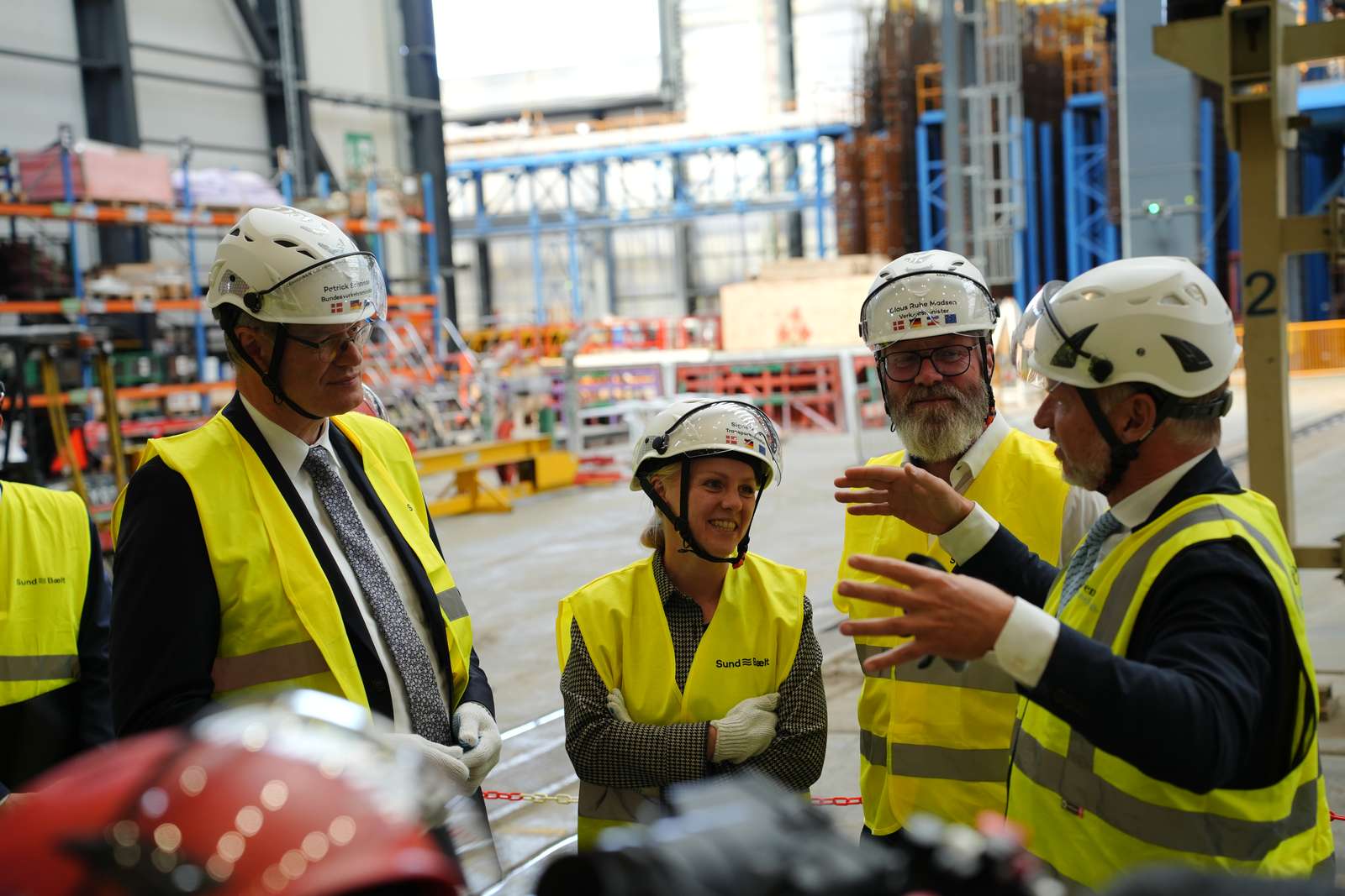 By-, land- og transportminister Signe Munk, den tyske forbundstransportminister Patrick Schnieder, Slesvig-Holstens transportminister Claus Ruhe Madsen og Mikkel Hemmingsen, administrerende direktør i Sund & Bælt.